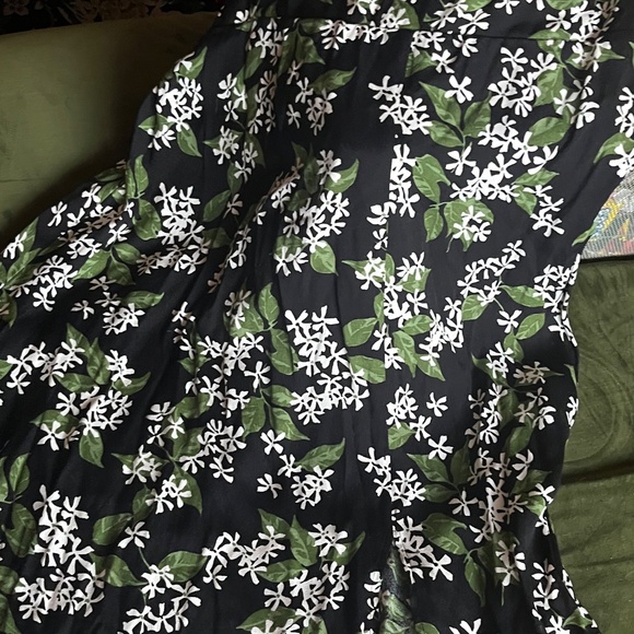 Reformation Baxley Dress in Aroma - Picture 2 of 6